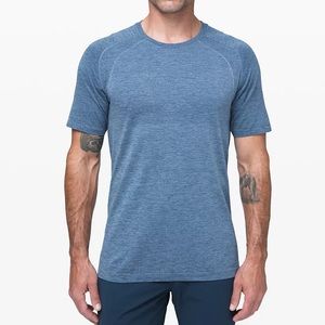 Lululemon men’s metal vent tech SS